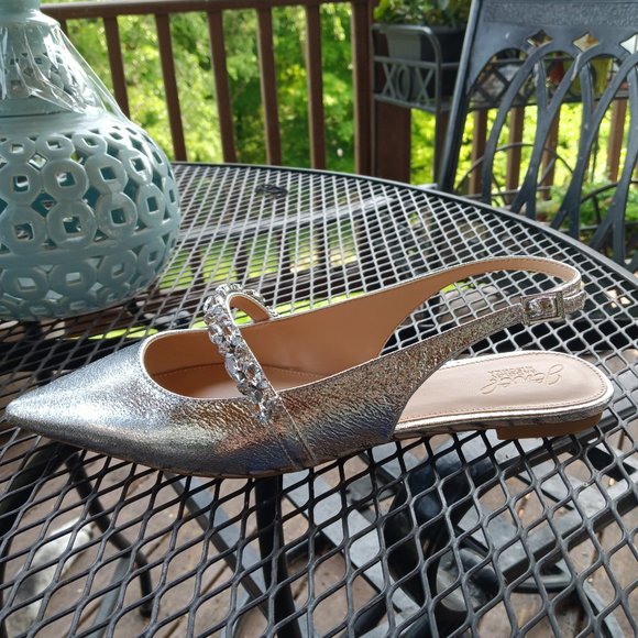 Badgley Mischka Silver flats 9 - Picture 2 of 6